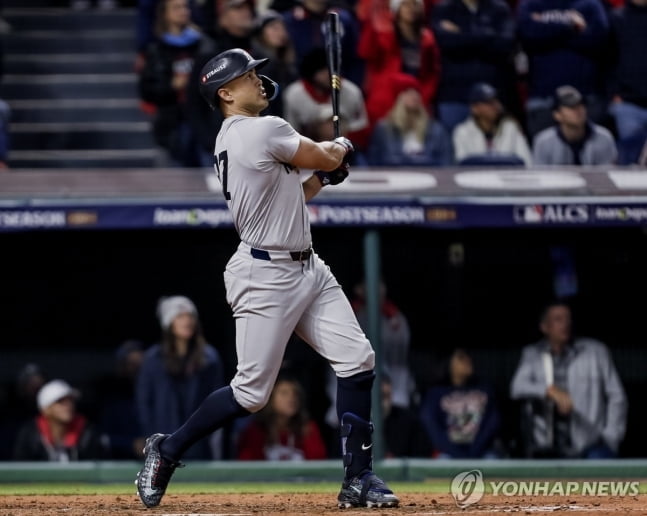 弗里克：我们本可以进更多球，比赛结束后我没发怒