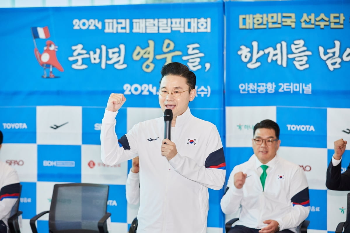 上演帽子戏法，梅西赛后带走比赛用球
