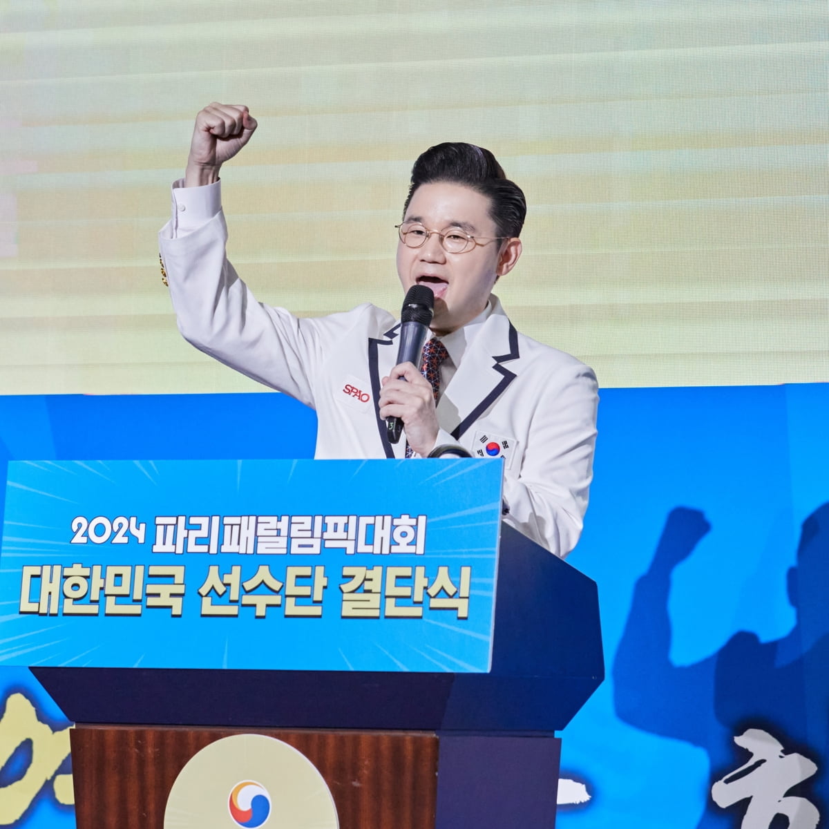 曼晚发起投票是否解雇滕哈赫：上万名球迷中84%赞同解雇