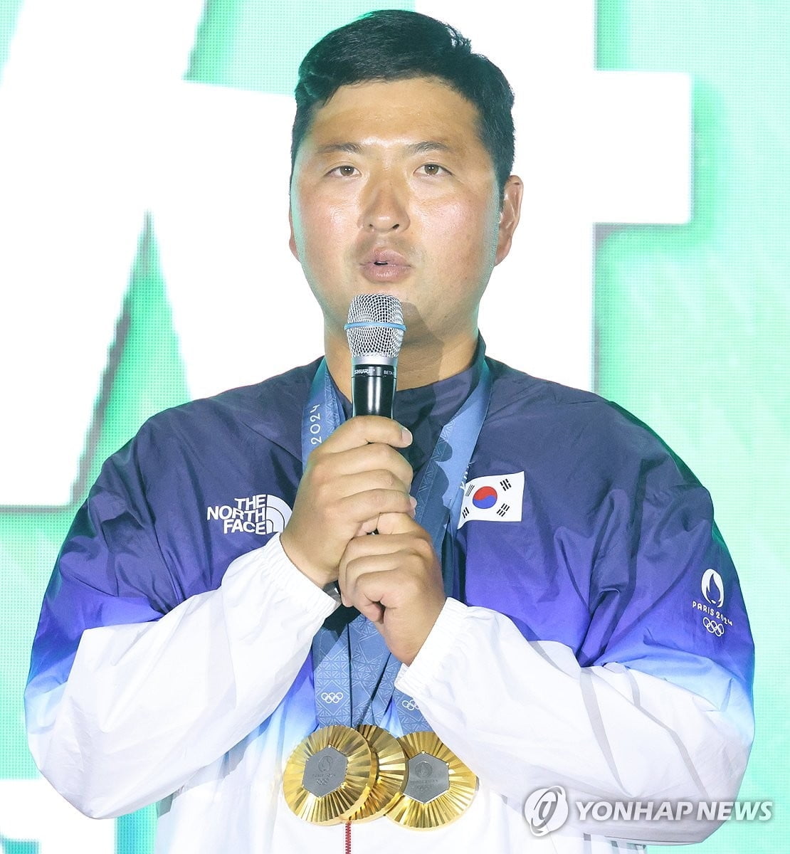 体图：拜仁领跑霍芬海姆中场小将比朔夫争夺战