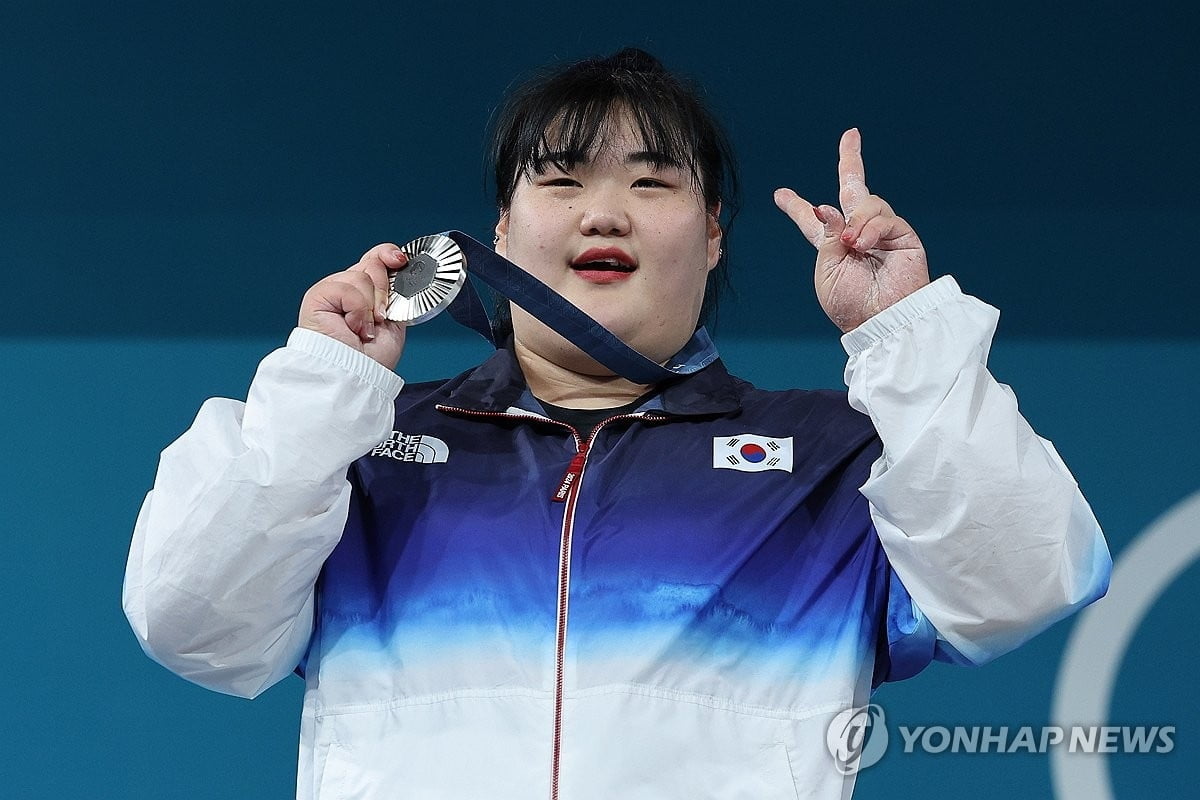 ⚽德甲战报：格里弗点球被扑 阿图博卢高接抵挡 林哈特失绝杀 柏林联合0-0弗赖堡