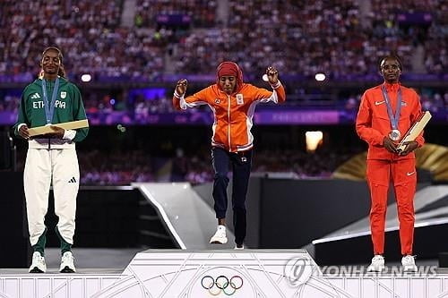 新疆VS青岛前瞻：出线关键战本土球员搭台 五大外援PK唱大戏