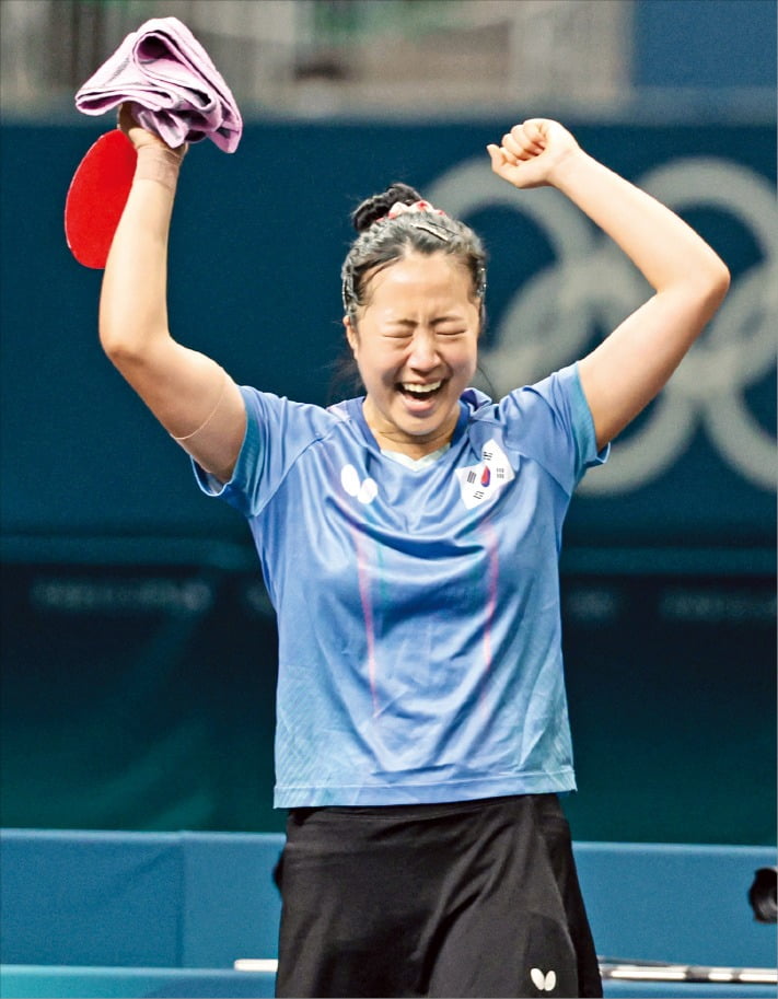 意媒：罗马谈过阿莱格里、曼奇尼等6位主帅，但均未达成协议