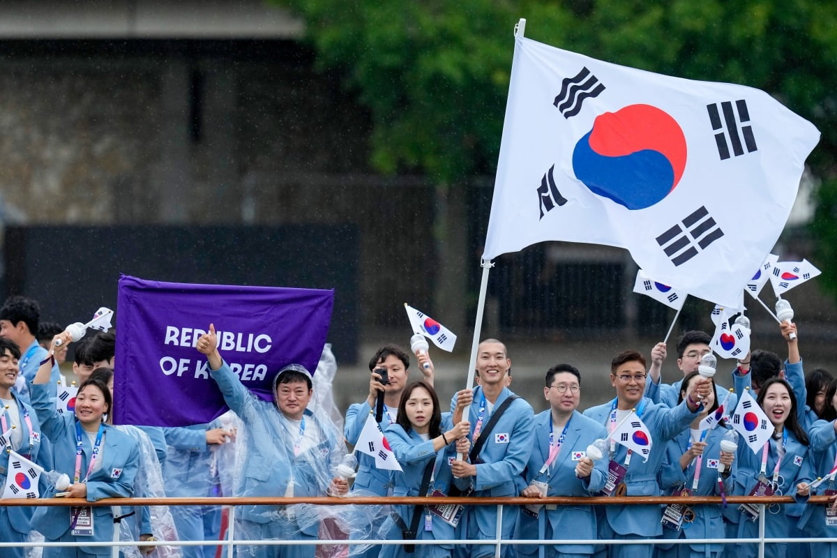 5球王！武磊收官战2球2助1造点 赛季34球破纪录加冕金靴