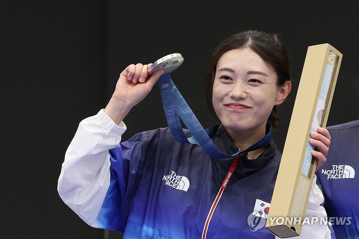 你来我往！快船次节初轰出9-0的攻击波 希尔德找回状态连得6分助勇士迅速还一波8-0回应
