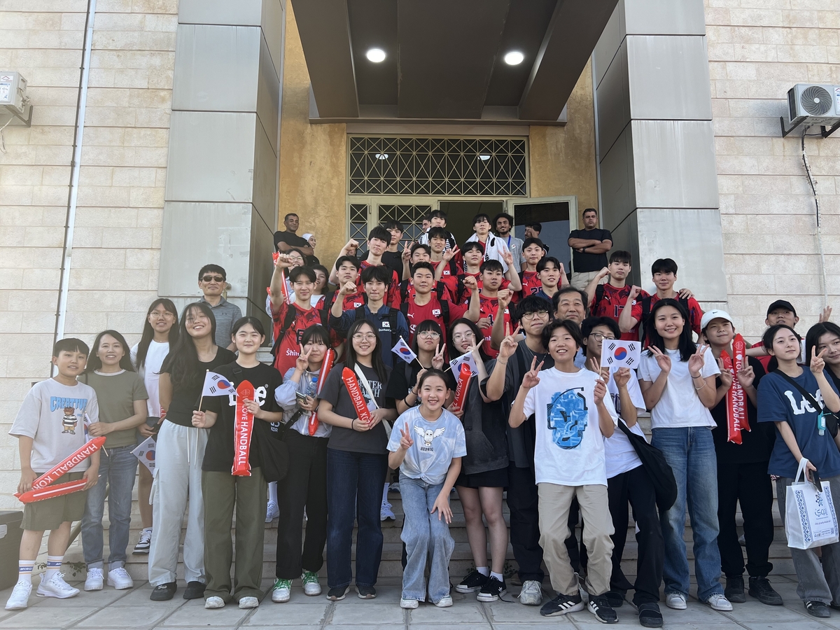 阿斯报：J罗有望在国际比赛日过后完成巴列卡诺首秀