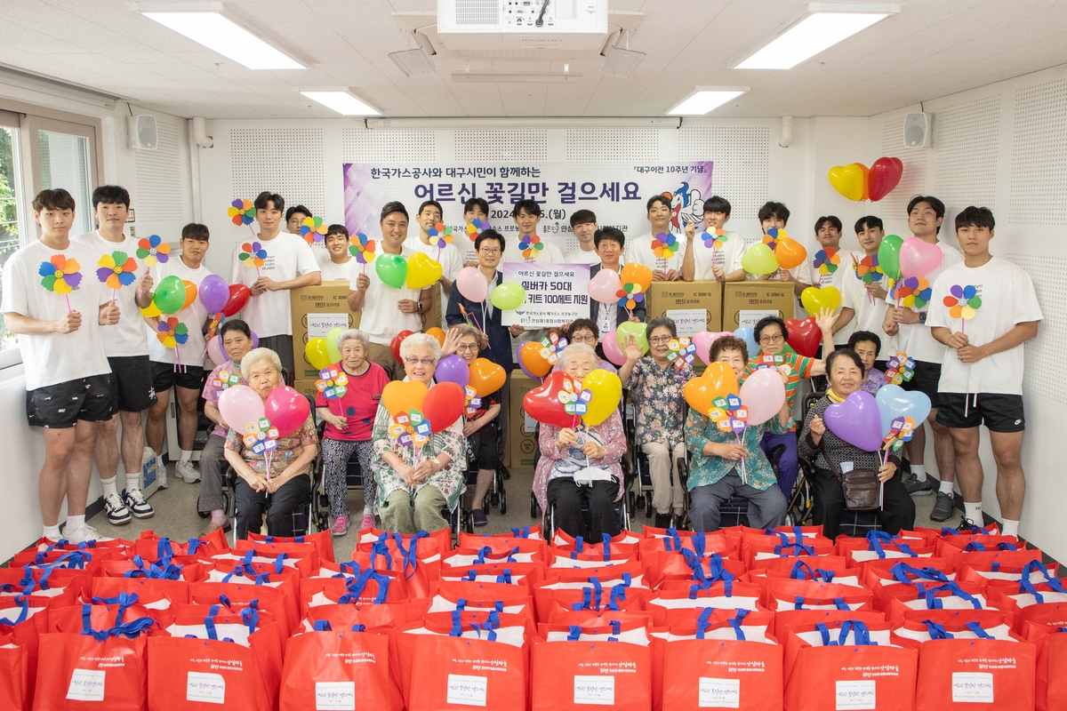 17岁107天，亚马尔超越姆巴佩成为金球奖年度前10最年轻球员
