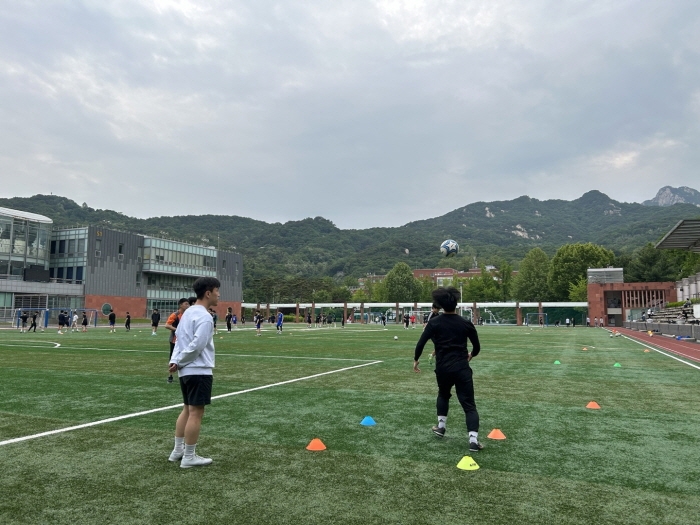 布伦特福德vs伯恩茅斯全场数据：射门数12-15，射正数6-3
