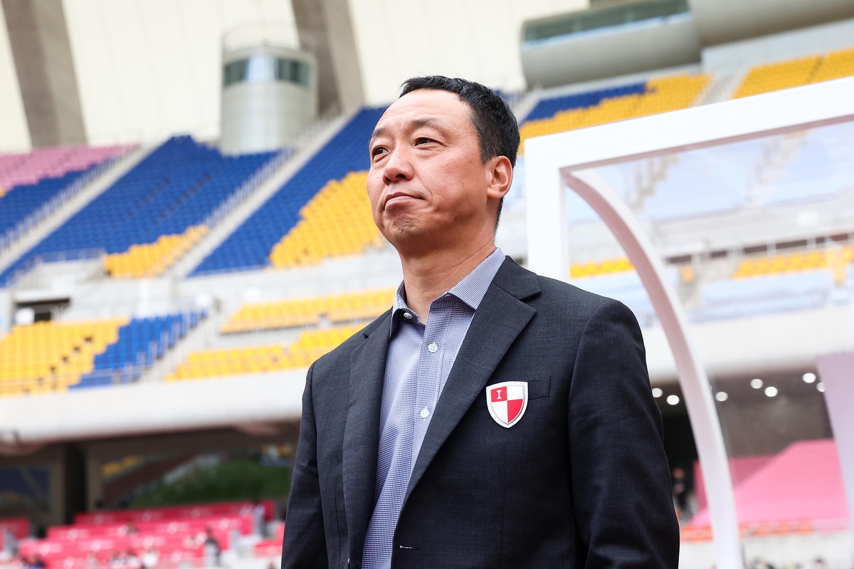 内维尔：曼联战森林上半场表现不错，不解为何下半场连换五人