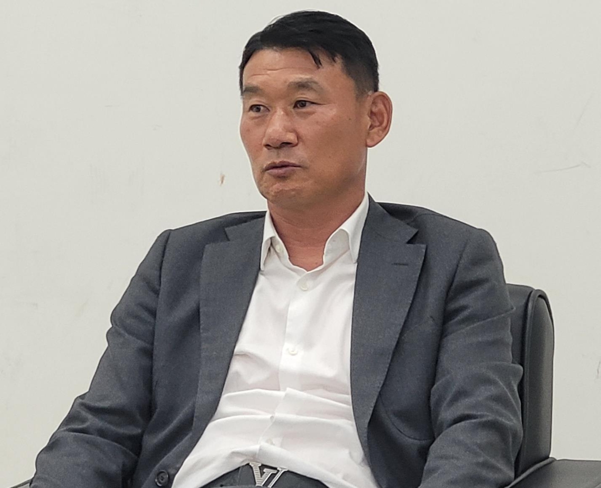 巴尔韦德进球后，担任解说嘉宾的何塞卢表情十分惊讶