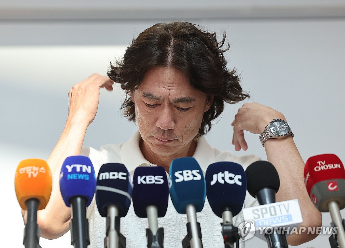 贝林厄姆：肩膀还缠着绷带；维尼修斯拿年度最佳实至名归