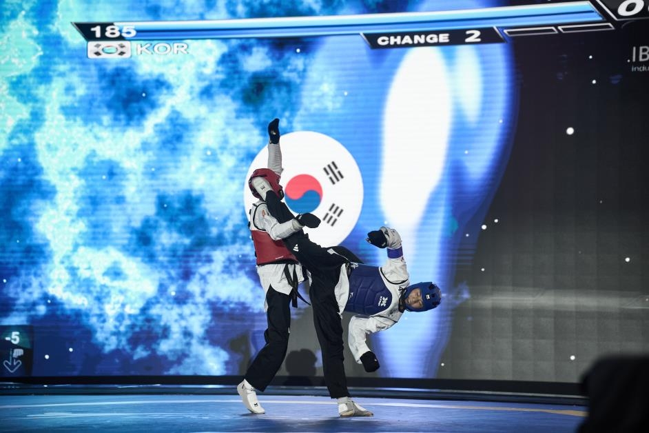 天降神锤！李凯尔连中3记三分打停凯尔特人！