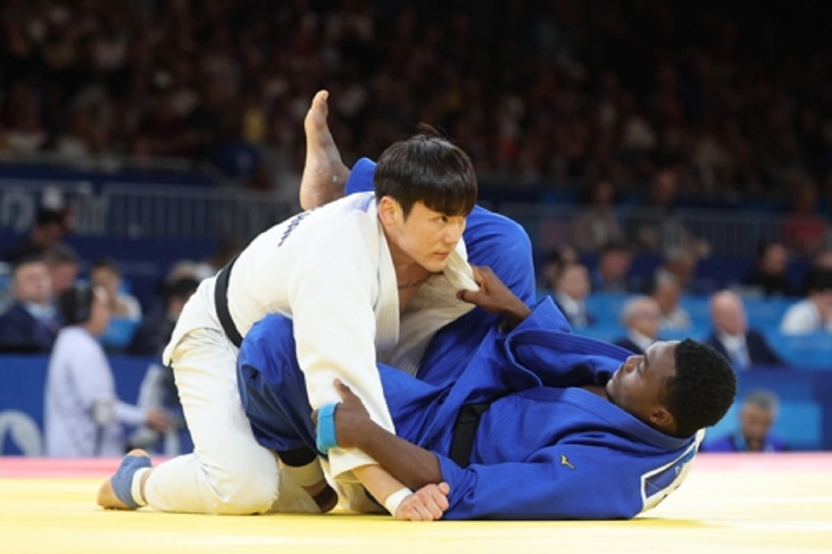 赢在外线！篮网三分神准39中19，托马斯34分救主