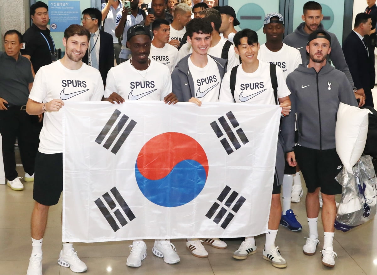 今晚客战上海海港，柔佛新山队公布对阵海港海报