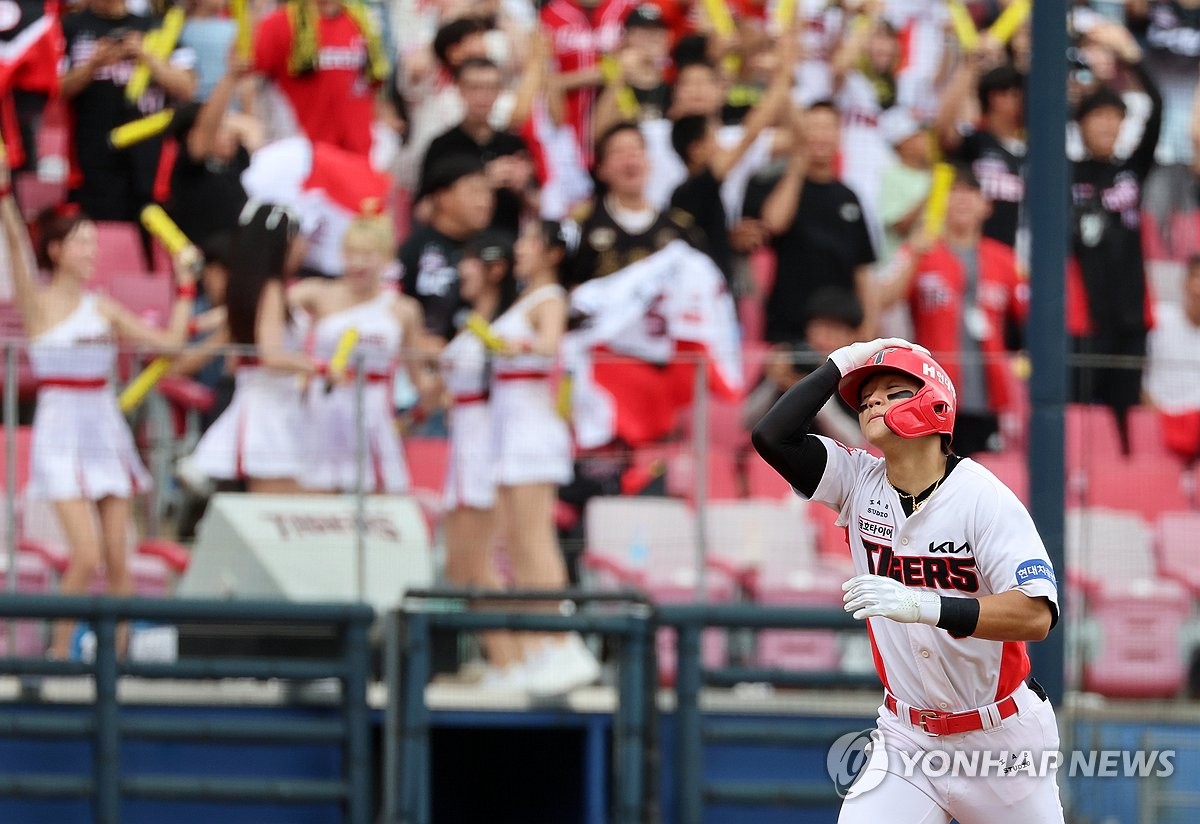摩根预测阿莫林首秀比分：曼联4-0大胜，迪亚洛双响