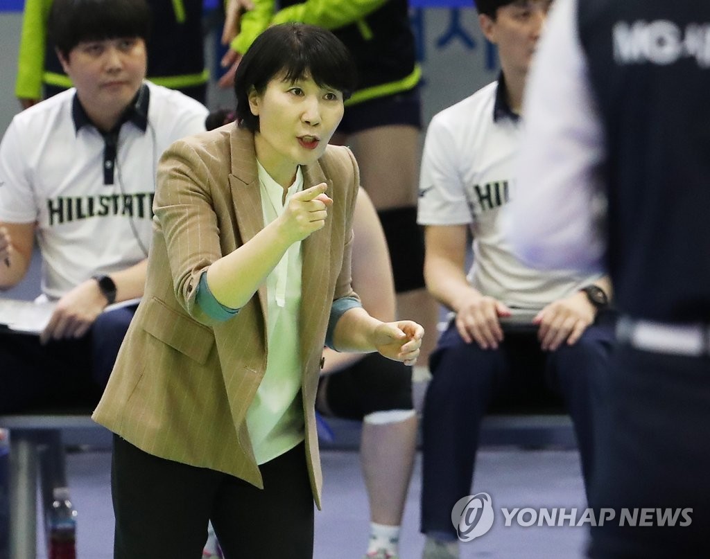 赫斯基：凯恩油箱里还有油，但他也需要更多锋线搭档的支持