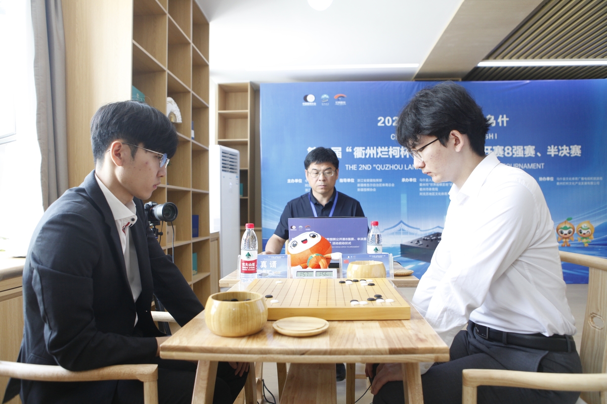 曼晚：预计曼联明年报价昆达，消息人士将他的天赋和萨卡比较