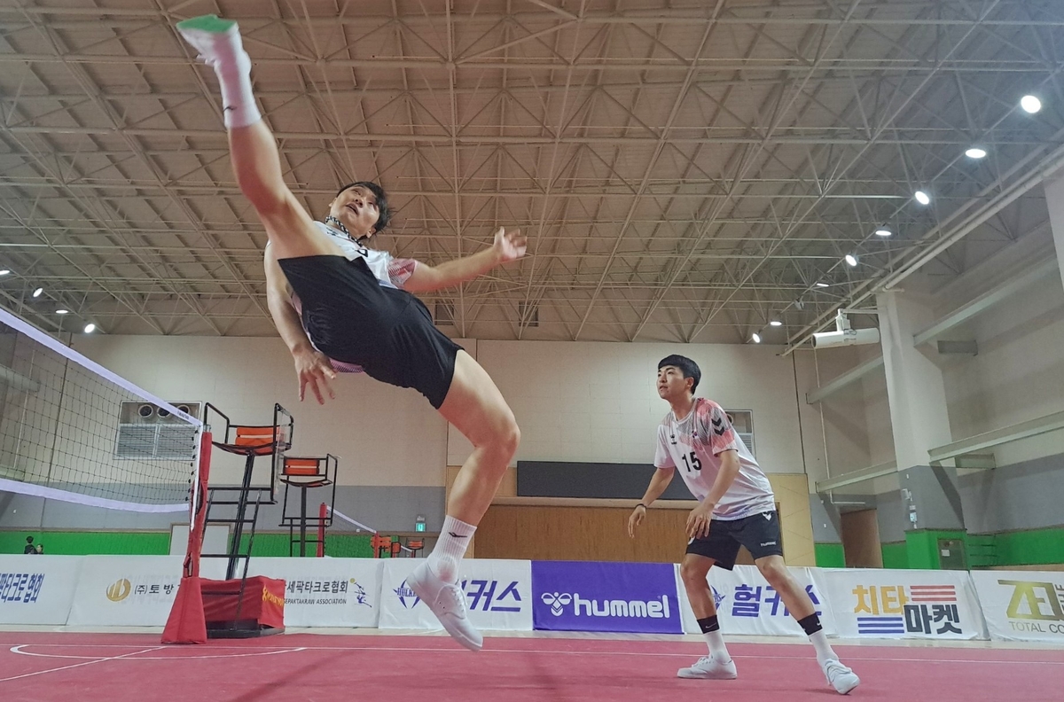 西甲战报：托罗&布迪米尔破门 埃雷拉屡献神扑 奥萨苏纳客场2-0击败皇家社会