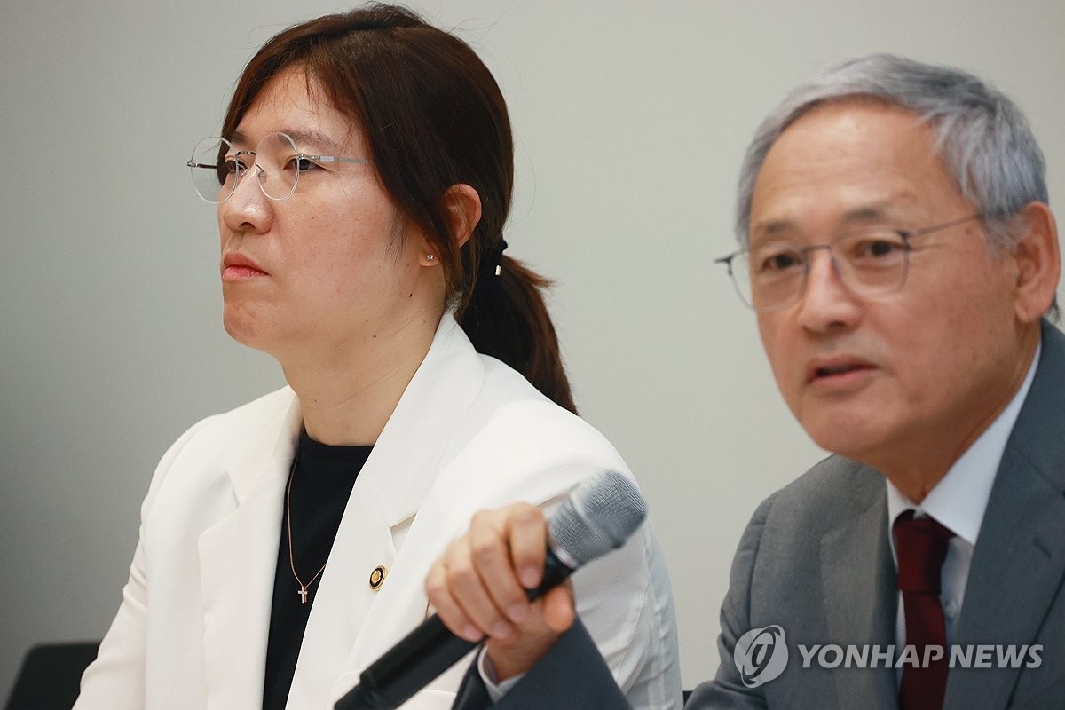 本耶德尔因多起性侵案被法国警方拘留，10月15日受审
