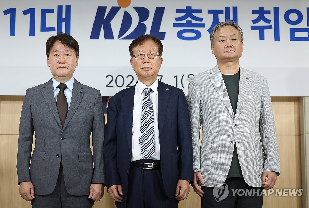 世体记者：弗里克成功应对初期挑战；奥尔莫用实际表现打消质疑
