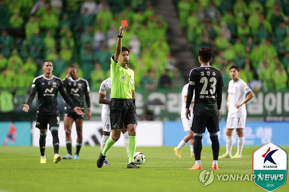 意媒：本纳塞尔在国家队重伤 米兰下周决定保守治疗还是手术