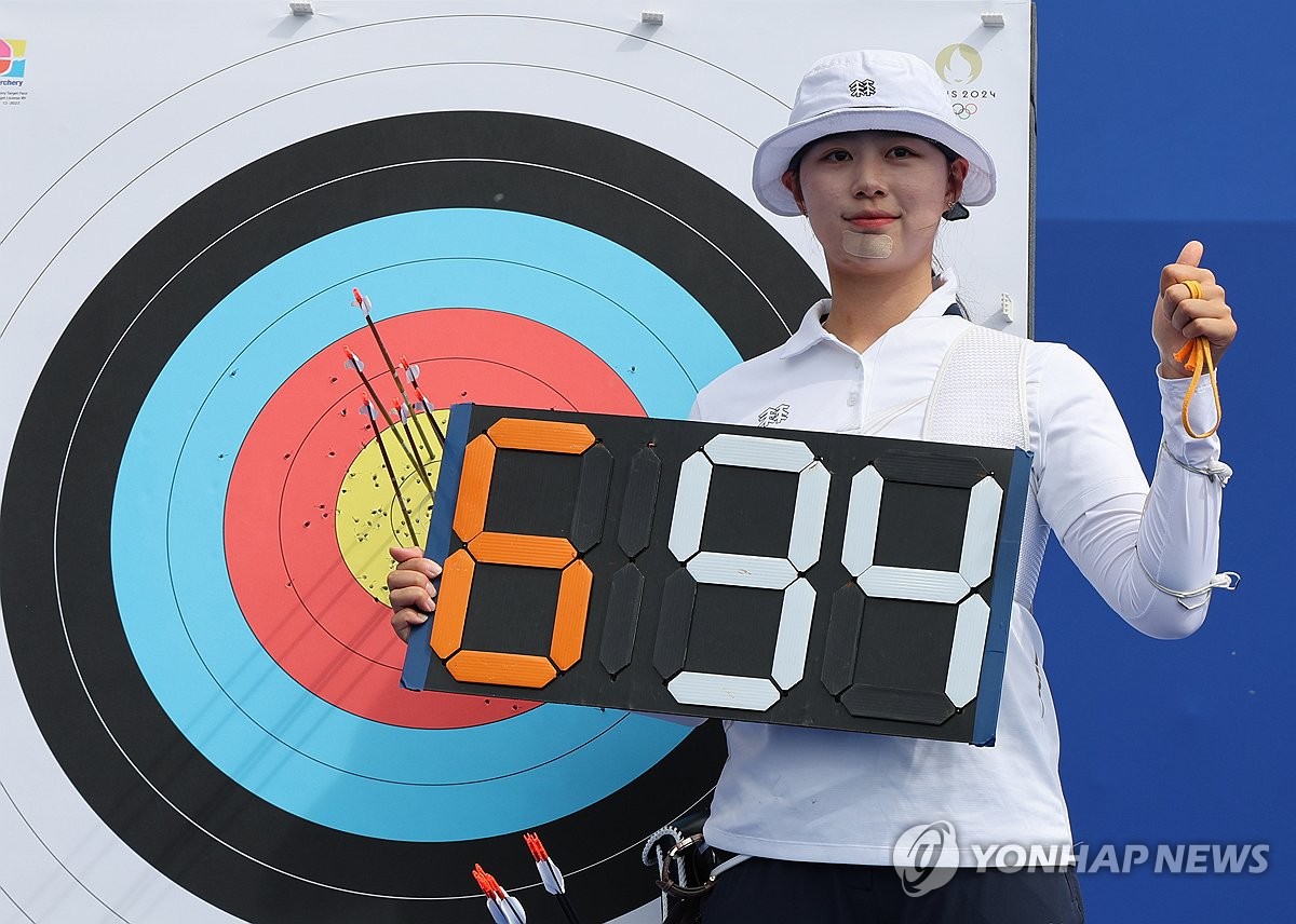 43场50球！凯恩帽子戏法率拜仁大胜 哈兰德神纪录被踩在脚下