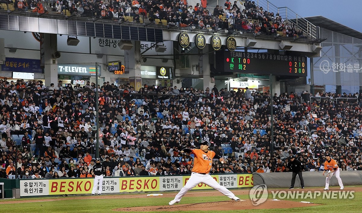 施罗德首秀12中2库里仅2分，勇士51分惨负灰熊遭三连败