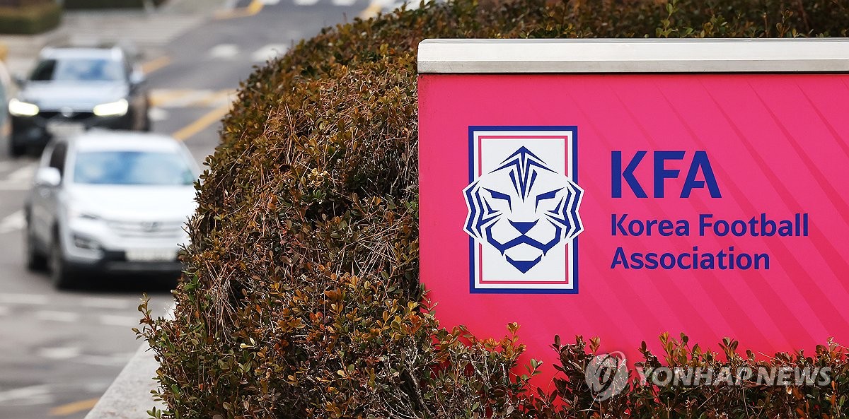 内忧外患，法媒：曼城更衣室出现了不同寻常的紧张氛围
