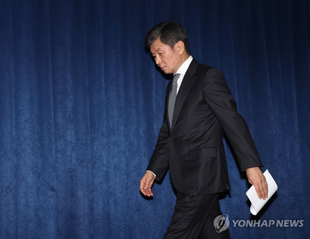 沙尔克官方：U19主帅霍格兰暂时加入一线队教练组