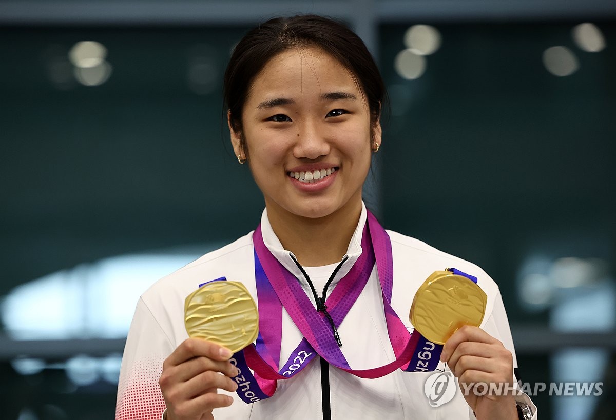 ⚽欧联杯战报：佩莱格里尼建功，阿卜杜勒哈米德破门+造红牌，罗马3-0十人布拉加