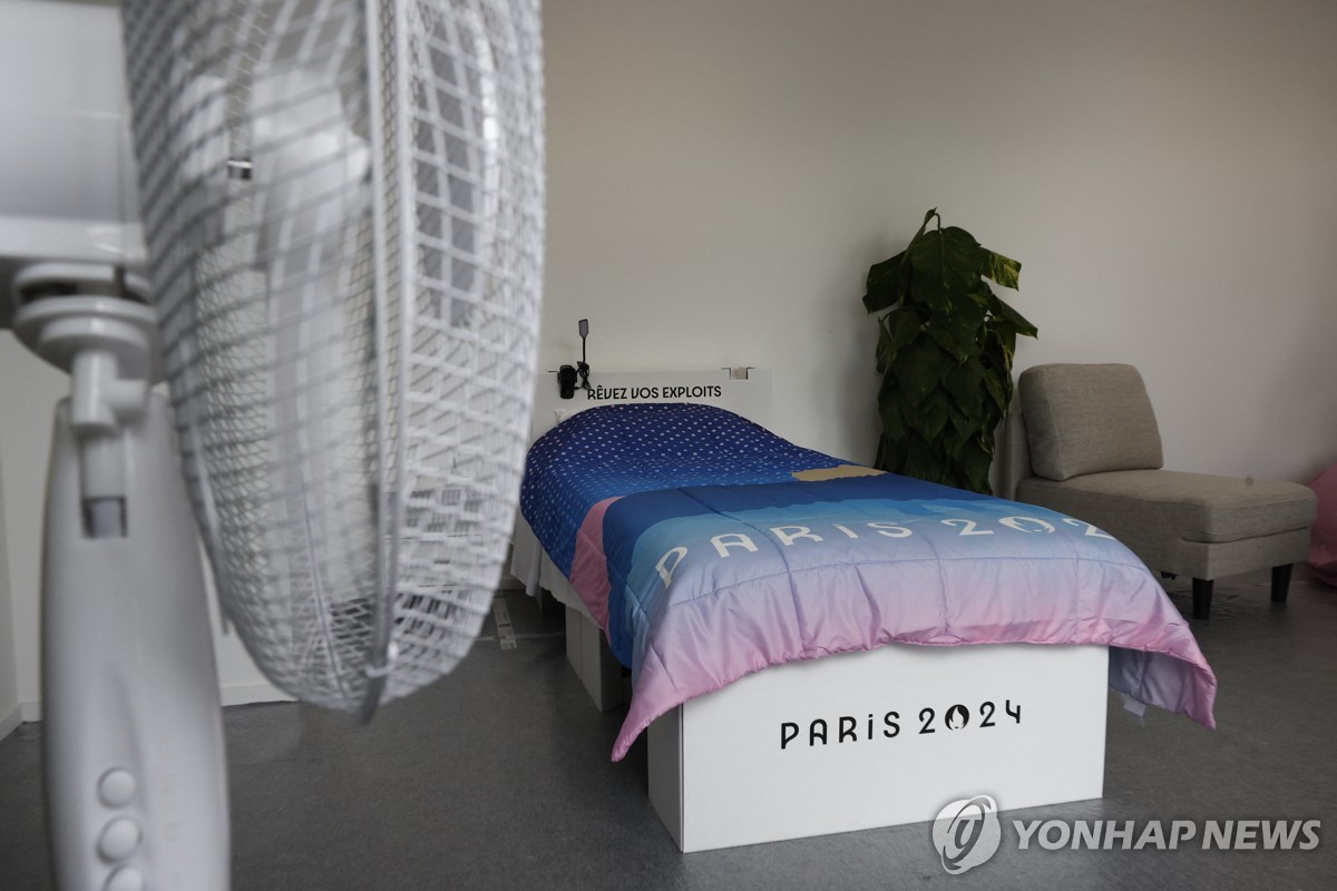 张庆鹏：球队现在遇到很大的伤病困难，要向新疆学习打球的方式