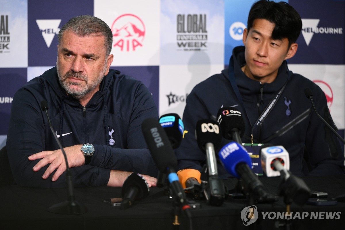 布朗尼登《男士健康》杂志封面：和父亲一起打球的NBA新秀
