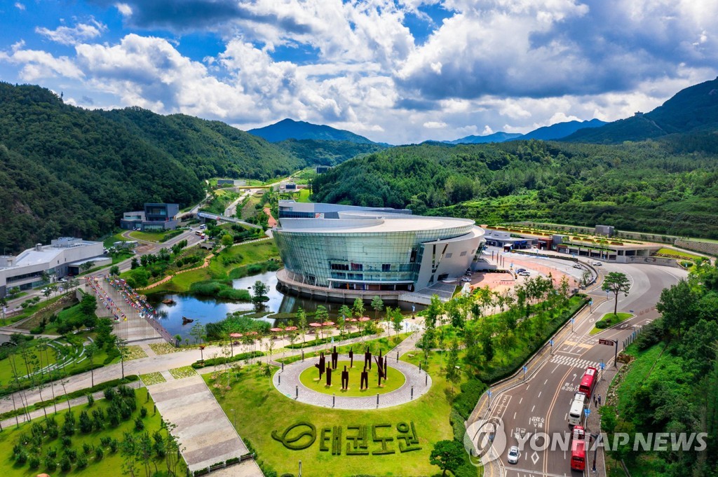 足协还不归化？21岁华裔球员菲慈佔-天乐欧联杯破门