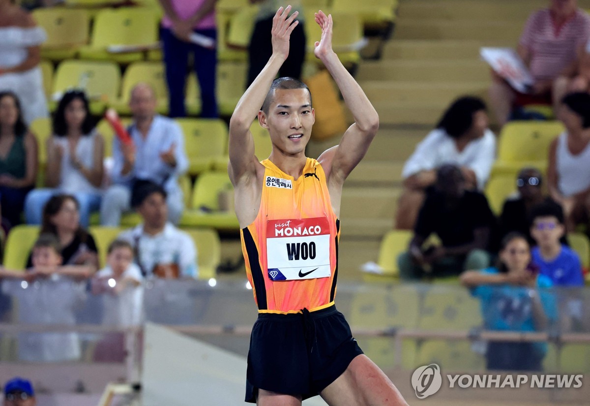 本赛季西甲三人直接参与进球超过10个，全部来自巴萨