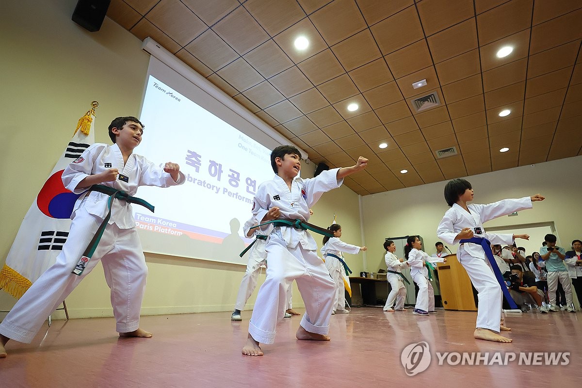 三方交易正式达成！兰德尔、迪文琴佐前往森林狼 唐斯加盟尼克斯 黄蜂获得3人+3次轮