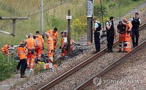赛前发布会因咳嗽多次离场，弗里克调侃：感冒好几天了