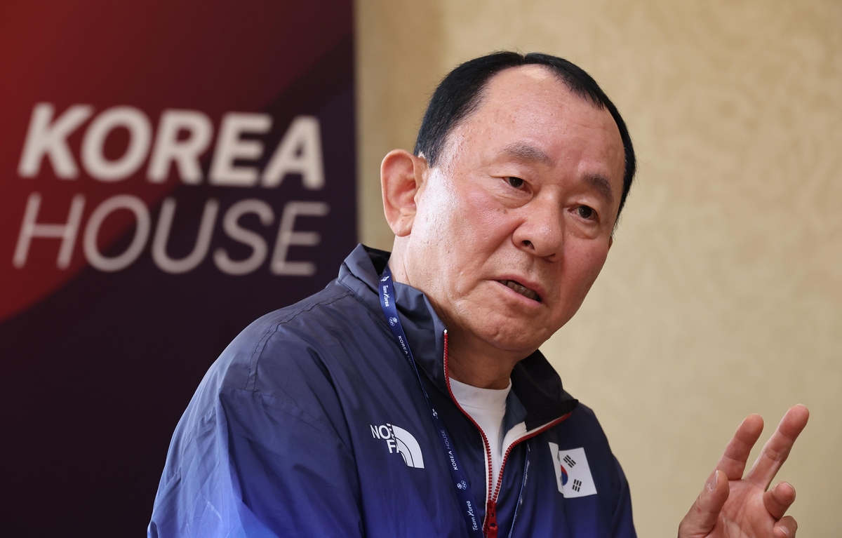 哈格里夫斯：曼联的前场球员中或许只有迪亚洛的位置不可动摇